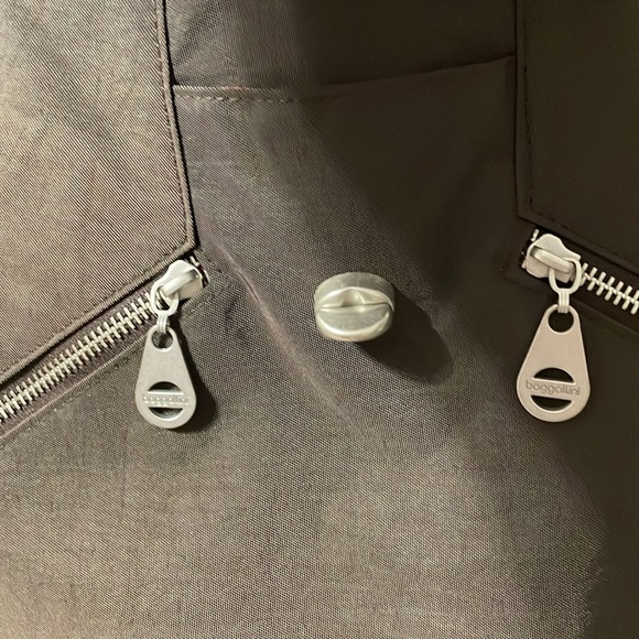 Baggallini ladies brown purse - Picture 3 of 14